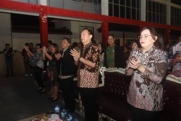 KKR Tomohon Bermazmur Sambut HUT ke-23 Kota Religius 