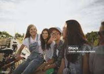 Mengapa Anak-anak Remaja Sebaiknya Jangan Dulu Pacaran?