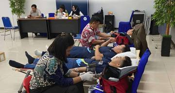 Tirta Investama Airmadidi Donor Darah Bersama PMI Minut