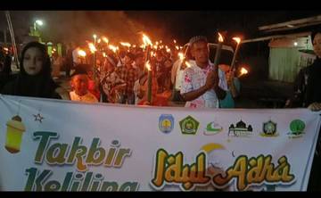 Pawai Obor Ramaikan Takbir Keliling di Teluk Bintuni 