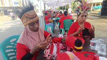 Merawat Kebudayaan Melalui Festival Noken Kemerdekaan di Bintuni