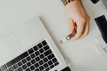 Cek Perkembangan Awal Flashdisk Hingga Kini