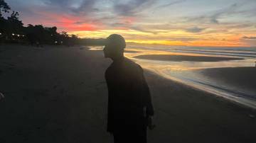 Pesona Senja di Pantai Amban Manokwari