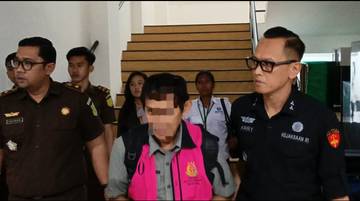 Brekaing News : Kejati Tahan Tersangka Dugaan Korupsi Dermaga Marampa