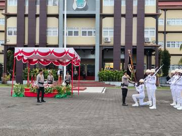 Pesan Pengabdian Warnai Penyerahan Pataka Polda Papua Barat