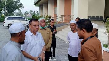 Wali Kota Bima Sambut Jemaah Haji Kloter 8 
