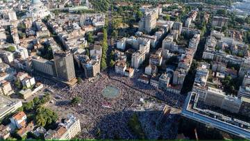 Ribuan Warga Serbia Demo, Bentrok Pecah di Belgrade