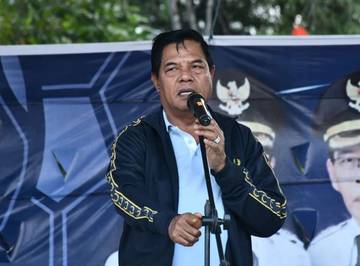 Bupati Lotim Janji Gelar Turnamen Sepak Bola se-Pulau Lombok 