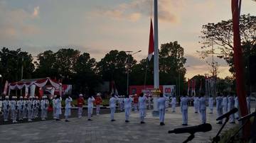 Bendera Turun Sempurna, Tepuk Tangan Undangan pun Pecah