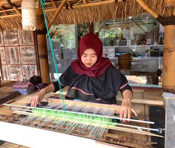 Optimalisasi SDM Bahan Lokal Dorong Tenun NTB Mendunia