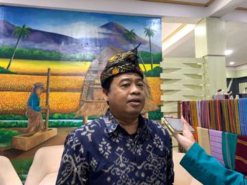 Pemprov Dorong Industri Tenun NTB Menjadi Poros Pariwisata
