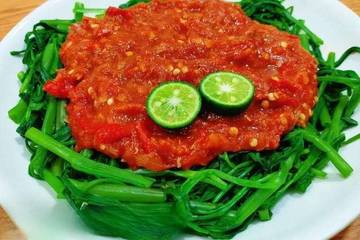 Pelecing Kangkung Pedasnya Bikin Tambah Nasi Terus