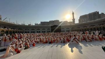 BTPN Syariah Berangkatkan 382 Nasabah Umrah Bersama