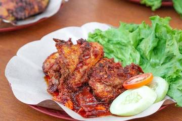 Ayam Rarang Khas Lombok yang Bikin Nagih