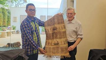 Museum NTB Terima Hibah Kain Langka dari Australia