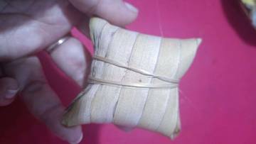 Jajan Bantal,Tetap exist Diantara Aneka Kue Modern