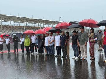 Diguyur Hujan Lebat, Opening Ceremony MFoS Final Round 2025 di Mandalika Tetap Meriah