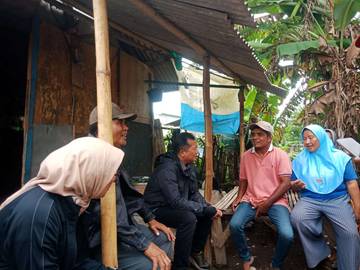 Gubernur NTB Perbaiki Dua Rumah Warga Miskin di Sumbawa