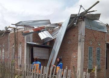 Ratusan Rumah Terdampak Angin Kencang di Kabupaten Bima 