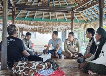 Warga Terdapak Banjir, YBM PLN NTB Salurkan Bantuan