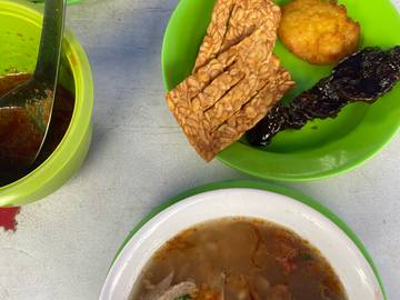 Makanan Pendamping Soto Lahir dari Adaptasi Lidah Lokal