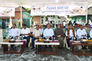 Jelang Ramdhan Pasar Rakyat Digelar di Pringgabaya Jaga Stabilitas Harga 