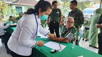 Donor Darah Warnai HUT ke-80 Persit di Loteng