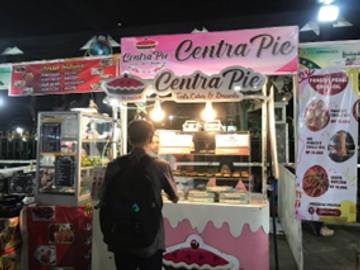 Centra Pie: Oleh-Oleh Modern, Halal, dan Lezat
