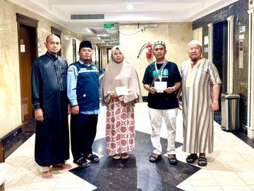 Jemaahh Haji Kloter 9 KNO Galang Donasi 