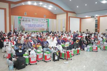 Jemaah Haji Kloter 13 Tiba di Tanah Air