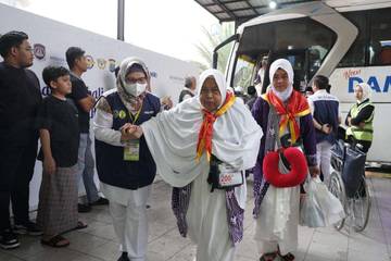 Jemaah Haji Kloter 14 Tiba di Tanah Air