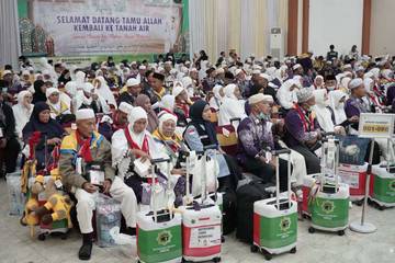 Jemaah Kloter 16 Debarkasi Medan Tiba di Indonesia