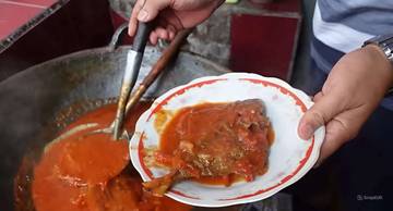 Ikan Bawal Asam Manis Legendaris di Medan