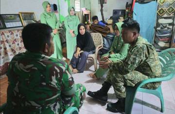 Dandim 0208 Asahan Jenguk Anggota Persit Sedang Sakit 