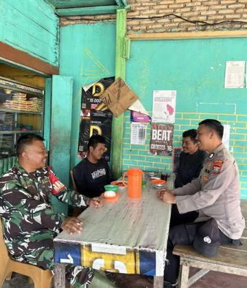 Babinsa dan Polisi Rangkul Pemuda Pakpak Bharat