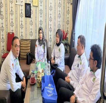 Kamad MAN Binjai Sambut Kunjungan Silaturahmi Fakultas UINSU