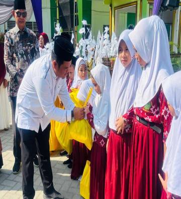 Kepala MAN Tanjungbalai Santuni Anak Yatim 
