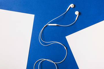 Earphone Kabel atau Bluetooth, Ini Pilihan Pendengar