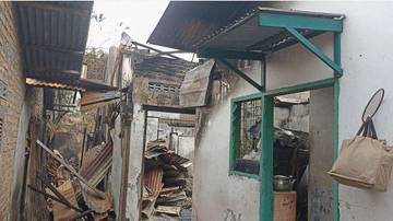 Lima Rumah di Jalan Karya Terbakar 