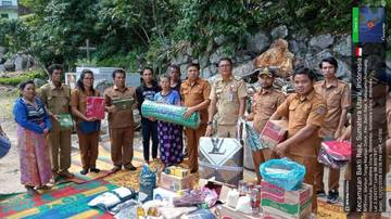 Pemkab Humbahas Salurkan Bantuan Pohon Tumbang
