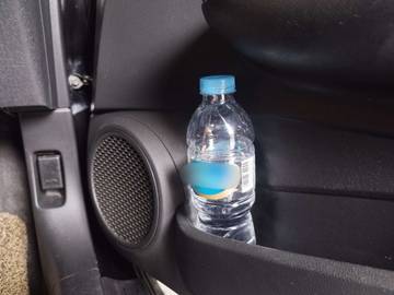 Hindari Menyimpan Air Mineral Dalam Mobil, Berpotensi Bahaya