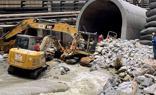 Duka Tujuh Pekerja di Perut Bumi Freeport