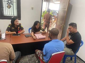Polres Mappi Serahkan Tersangka KDRT ke Kejaksaan Merauke