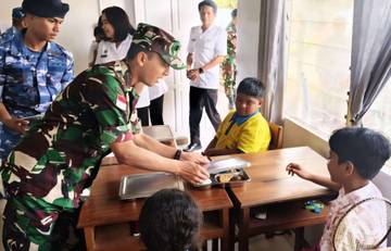 Sebungkus Nasi untuk Semangat di Ufuk Timur
