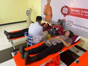 Polisi Sumbang Darah untuk Ulang Tahun Basarnas
