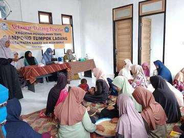 PKK Bungong Jaroe Tumpok Ladang Pelatihan Pembuatan Tempe