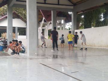 Anak-Anak Meulaboh Berlatih Sepak Bola