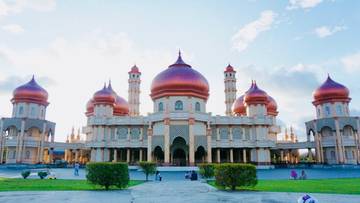 Masjid Agung Baitul Makmur Tempat Favorit Saat Ramadan
