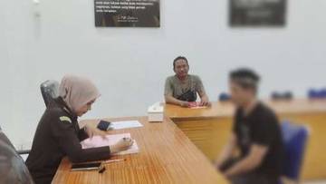 Polres Aceh Barat Serahkan Tersangka Pencurian ke Kejari