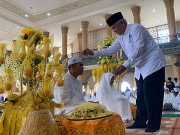 Pemkab Aceh Barat Peusijuk dan Pelepasan Jamaah Haji 